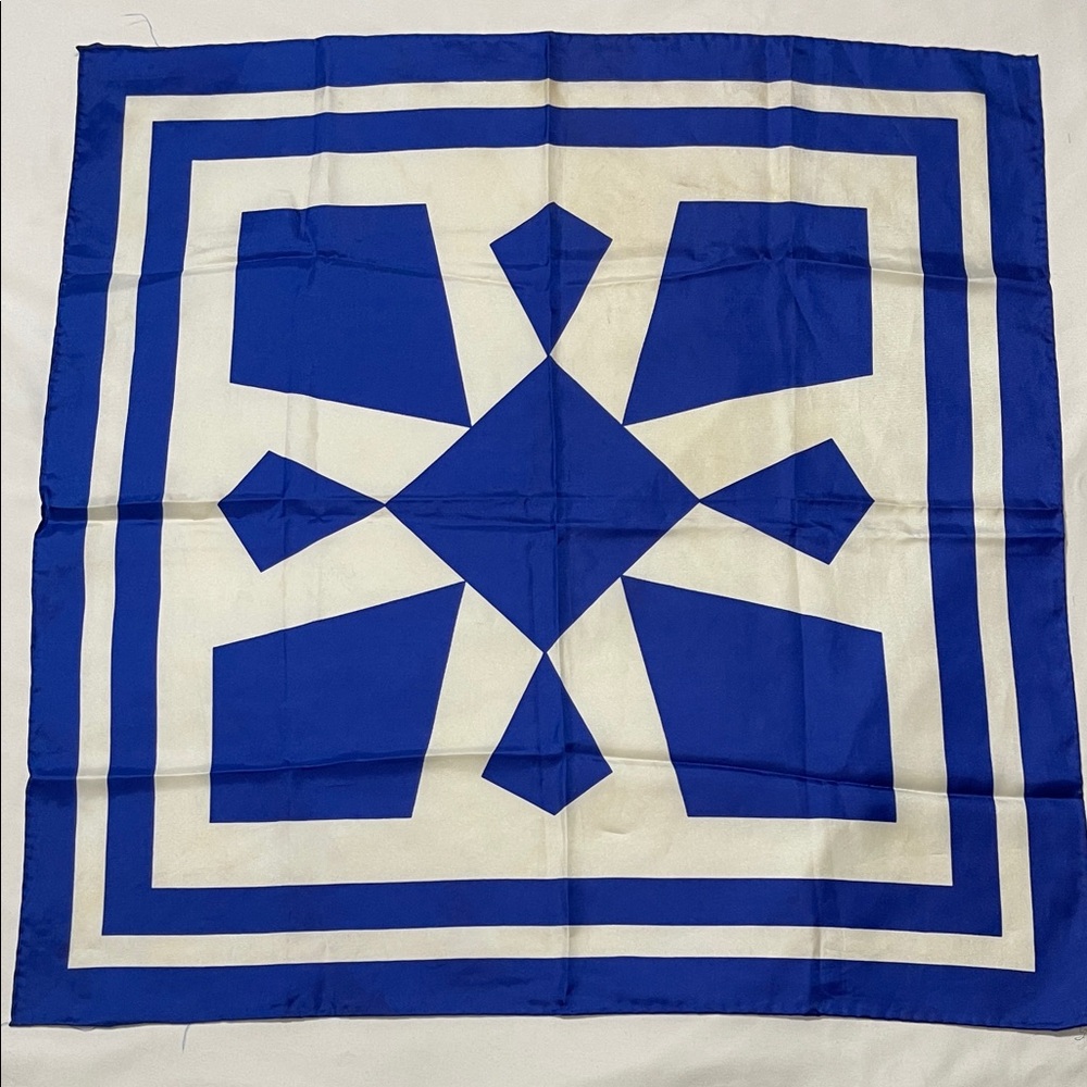 Source Unknown Blue and White Geometric Scarf
